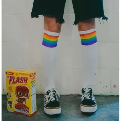 Hot Chaussettes The Classics Knee High Rainbow Pride Chaussettes Lifestyle