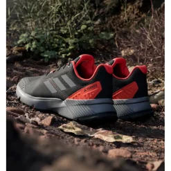 New Chaussures de trail Terrex Soulstride Core Black Grey Four Solar Red Homme Chaussures Trail Homme
