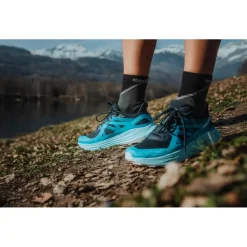 Discount Chaussures de trail Ultra Flow W Carbon Peacock Blue White Femme Chaussures Trail Femme