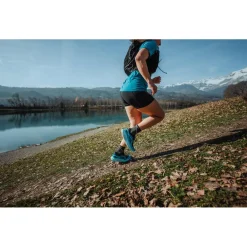 Discount Chaussures de trail Ultra Flow W Carbon Peacock Blue White Femme Chaussures Trail Femme