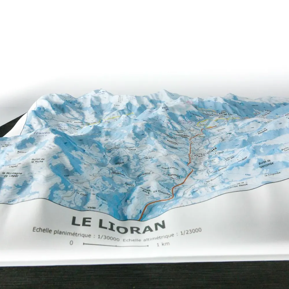 Carte 3D<Deniveles Domaine Le Lioran + Cadre