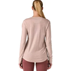 Sale Tee-shirt de rando W's Long-Sleeved Capilene Cool Merino Graphic Shirt Fitz Roy Strata Shroom Taupe Tee Shirt|T-Shirt Randonnée
